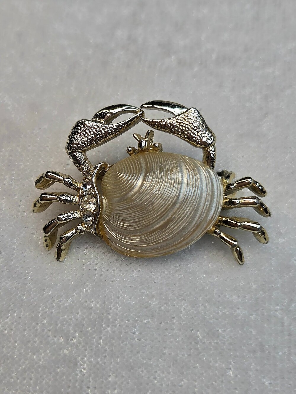 Vintage Crab Gold-tone Brooch / Pin.